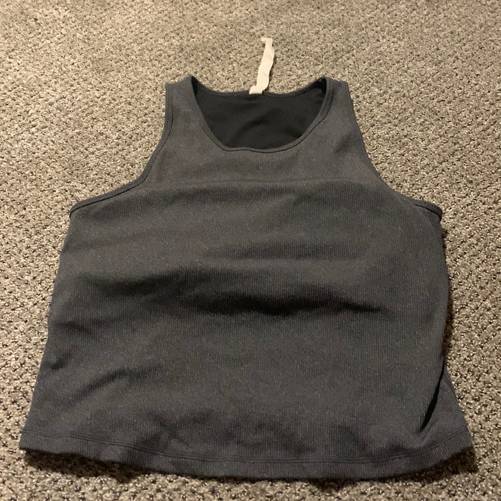 Vuori womens gray athletic tank with bra insert